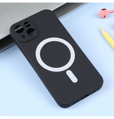iPhone 15 | iPhone 15 - Magnetisk Silikone Cover M. MagSafe - Sort - DELUXECOVERS.DK