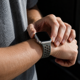 Apple Watch 38-42mm | Apple Watch (38/40/SE/41/42mm) - 4Run™ Silikone Løbe Sportsrem - Sort - DELUXECOVERS.DK