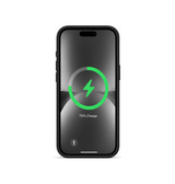 Soft Touch silikone cover i sort til iPhone Pro, set forfra med MagSafe-opladning