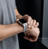 Apple Watch 42-49mm | Apple Watch (42/44/SE/45/46/49mm) - 4Run™ Silikone Løbe Sportsrem - Hvid - DELUXECOVERS.DK