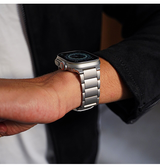 Apple Watch 38mm | Apple Watch (38/40/SE/41/42mm) - L'Empiri™ X37 Ægte Titanium Rem - Natural - DELUXECOVERS.DK